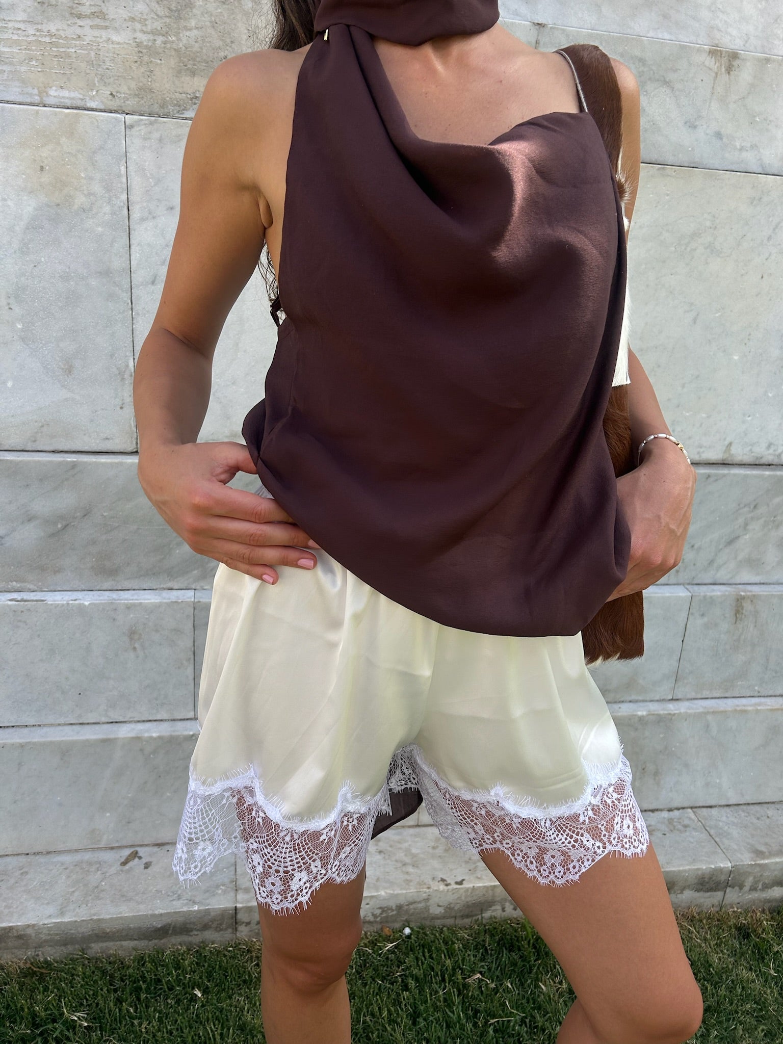 Short Mentirosa